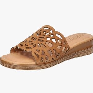 NWOT Bella Vita Women's Cas-Italy Tan Wedge Slide Sandals